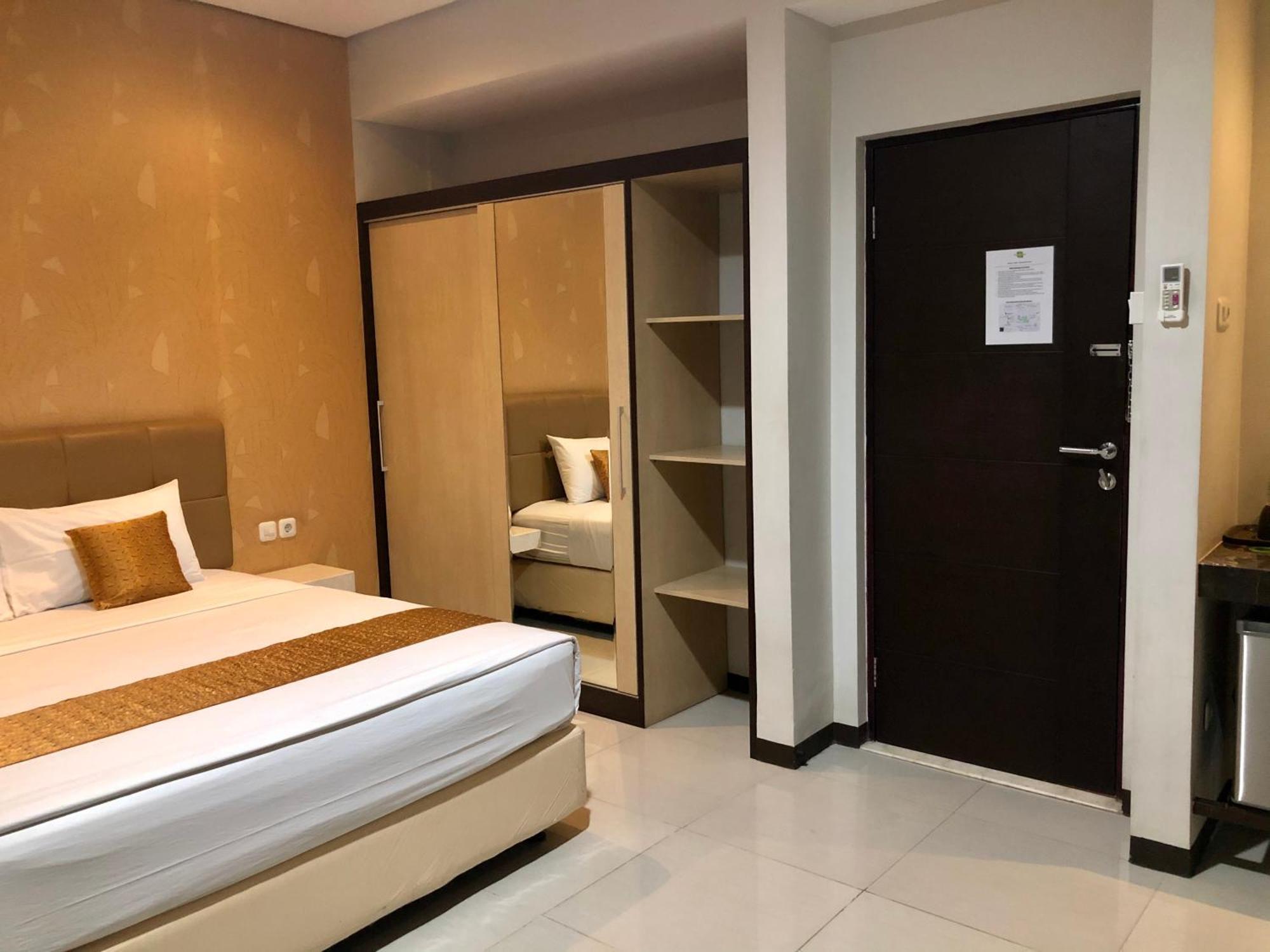 Kana Citra Guesthouse Surabaya Exterior photo
