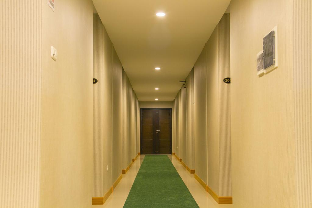 Kana Citra Guesthouse Surabaya Exterior photo